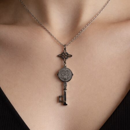 COLGANTE DOBLE PROTECCION - NUDO DE BRUJAS Y LLAVE SAN BENITO